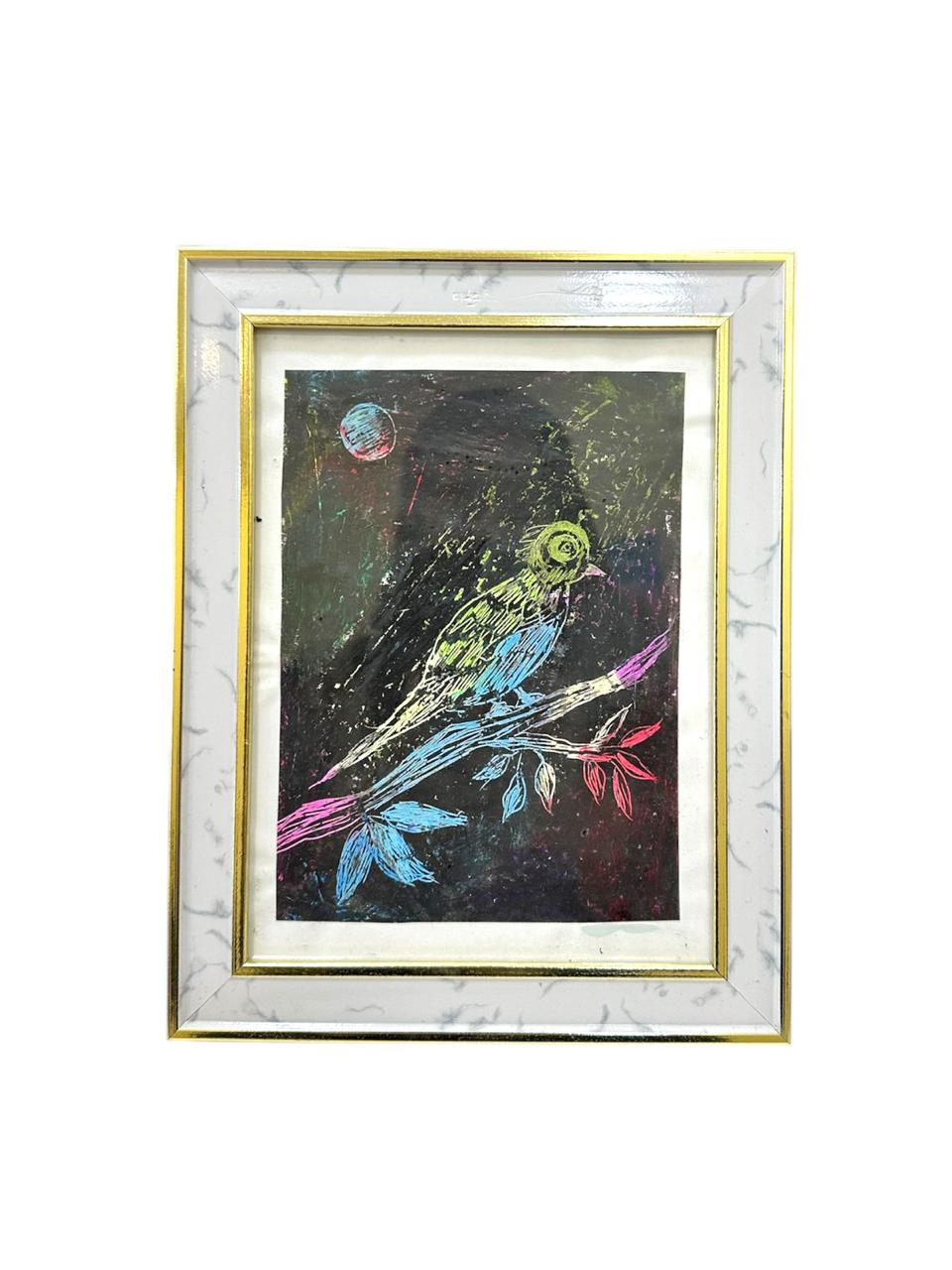 برواز من الرسم بالخدش على شكل عصفور