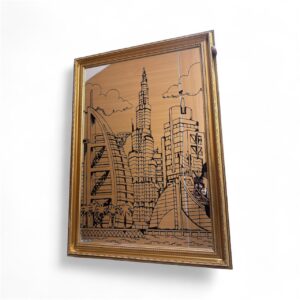 برواز كبير من الزجاج والمرايا محفور بتصميم مباني معمارية ومحاط باطار خشبي أنيق باللون الذهبي - قياس - 110*90