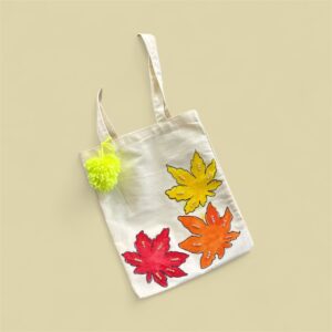 حقيبة من القماش القطني المتين مرسومة يدويا بشكل اوراق الشجر -أنيقة مثالية للاستخدام اليومي أو كهدية فنية مميزة