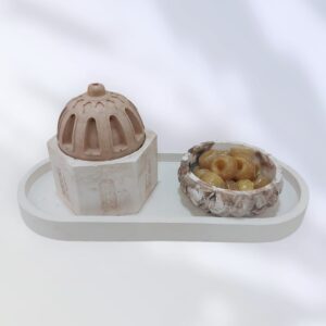 مبخرة بتصميم رائع مع قاعدة من الجبس تضيف لمسة فخامة للمجالس مع المستكة المعطرة برائحة ثابتة مثالية للاستقبال والاستخدام اليومي