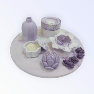 قاعدة من الجبس الصلب مع مجموعة من القطع الفنية مموجة بالألوان ومناسبة لديكور البيت