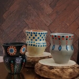 قطع مميزة من الفخار مرسومة يدويا تناسب الديكور