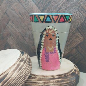 فخارة مرسومة يدويا بطابع عربي تقليدي - مناسب للديكور