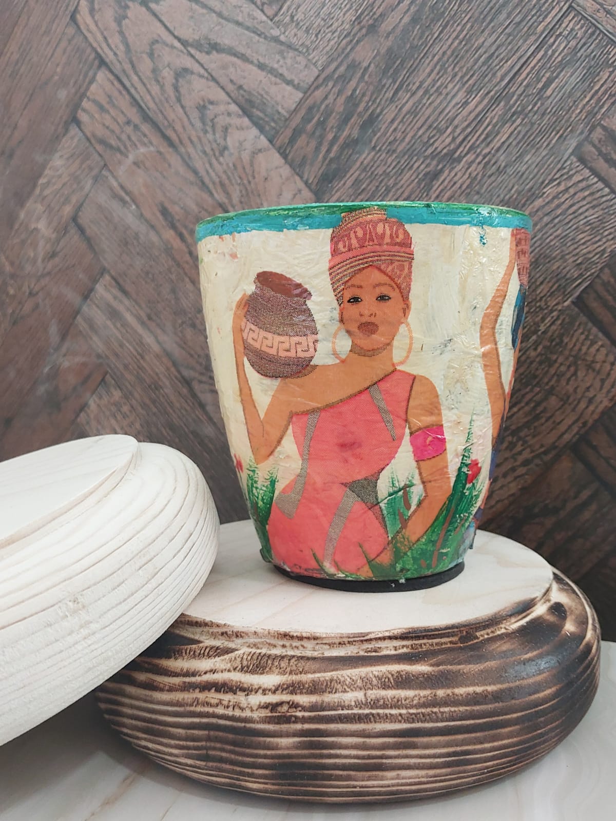 فخارة مزينة بورق الديكوباج بطابع عربي تقليدي - مناسب للديكور